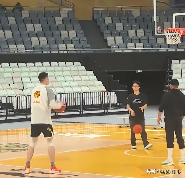 世界杯进球数投注-胡金秋重返俱乐部训练引热议!王博:必须强制让他休息几天